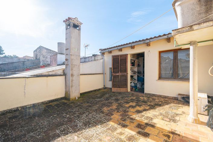 Image No.24-4 Bed Property for sale