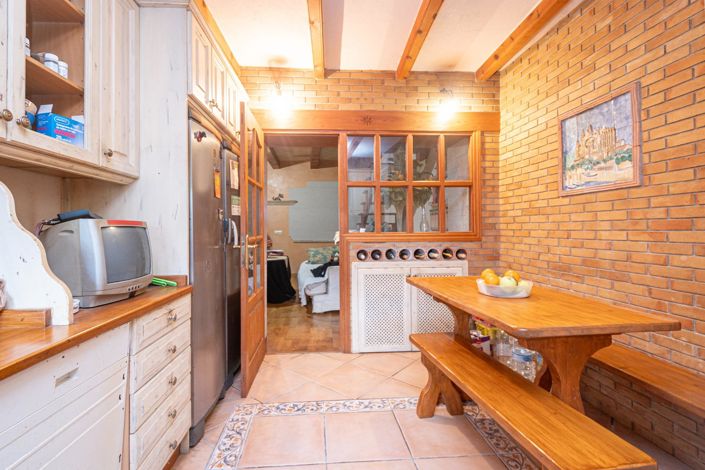 Image No.7-4 Bed Property for sale