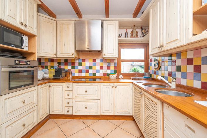 Image No.8-4 Bed Property for sale