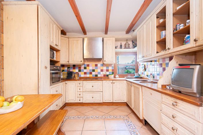 Image No.9-4 Bed Property for sale