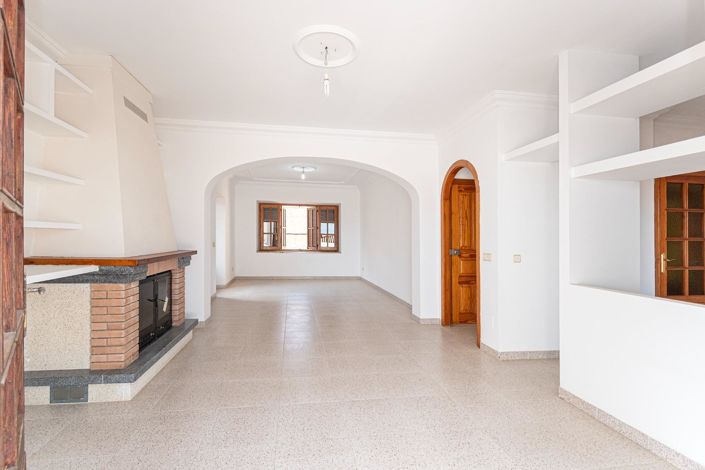 Image No.10-6 Bed House for sale