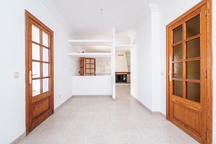 Image No.14-6 Bed House for sale