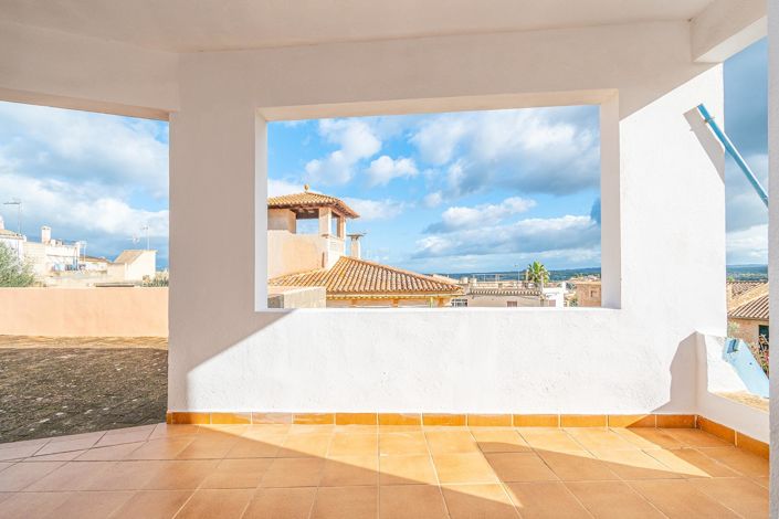 Image No.15-6 Bed House for sale