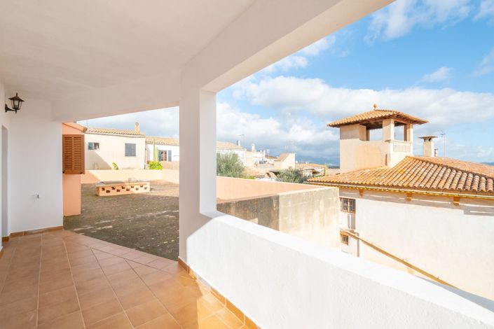 Image No.19-6 Bed House for sale