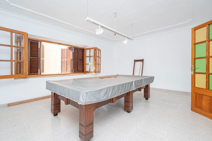 Image No.21-6 Bed House for sale