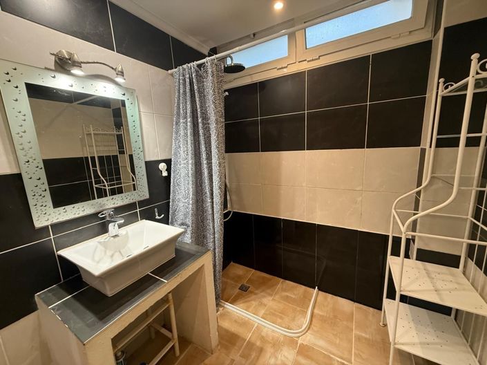 Image No.16-2 Bed Flat for sale