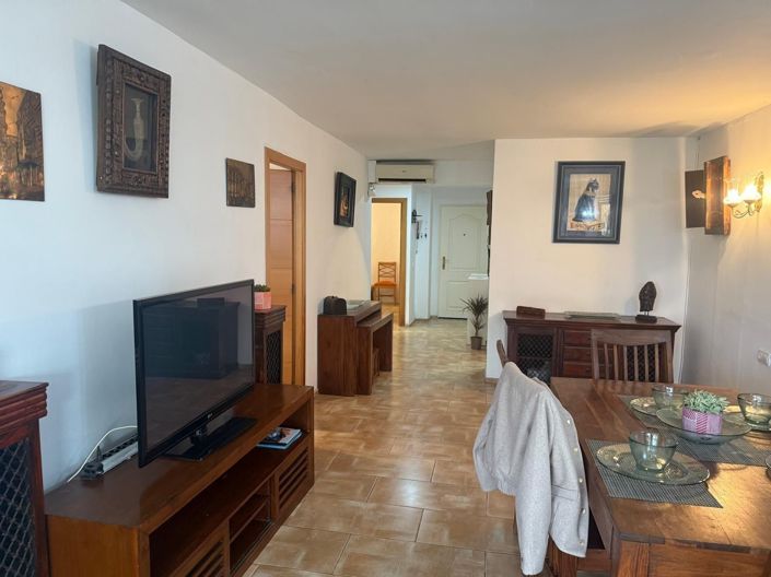 Image No.8-2 Bed Flat for sale