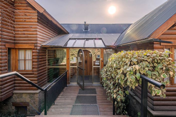 Image No.3-8 Bed Hotel for sale