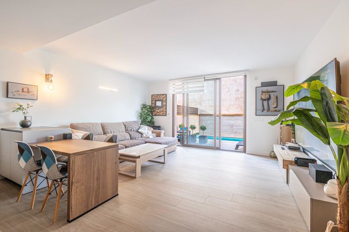 Image No.13-3 Bed Property for sale