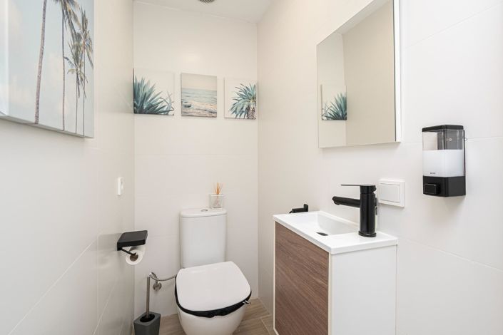 Image No.29-3 Bed Property for sale