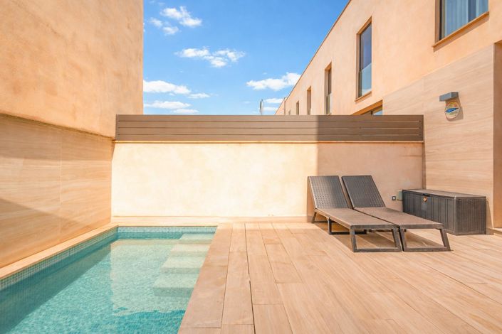 Image No.5-3 Bed Property for sale