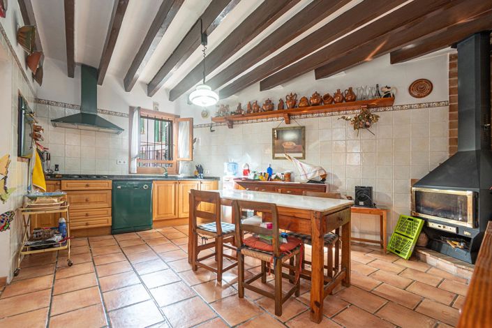 Image No.15-4 Bed House for sale