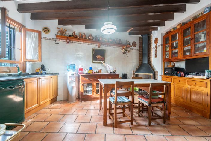 Image No.16-4 Bed House for sale