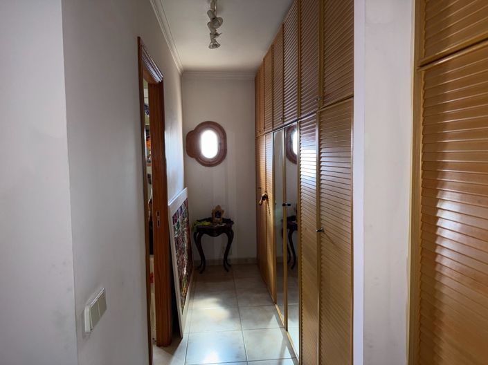 Image No.18-4 Bed House for sale