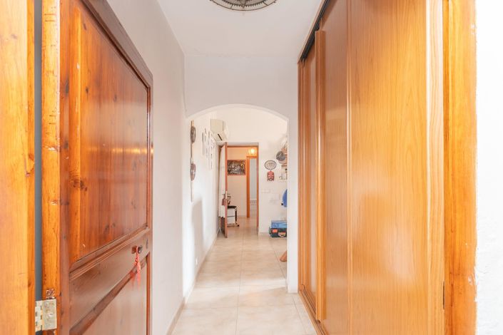 Image No.23-4 Bed House for sale