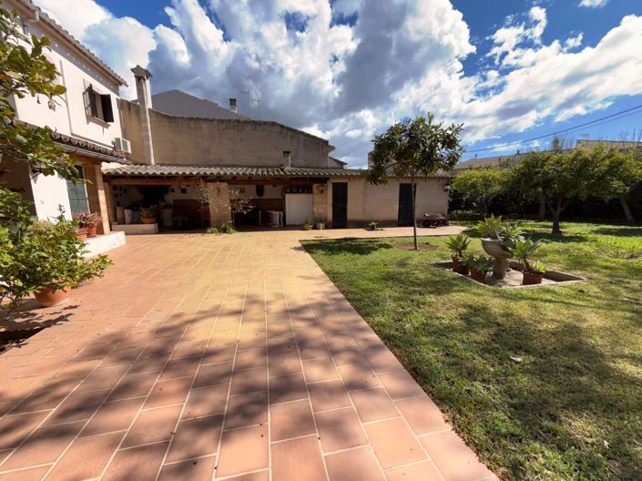 Image No.3-4 Bed House for sale