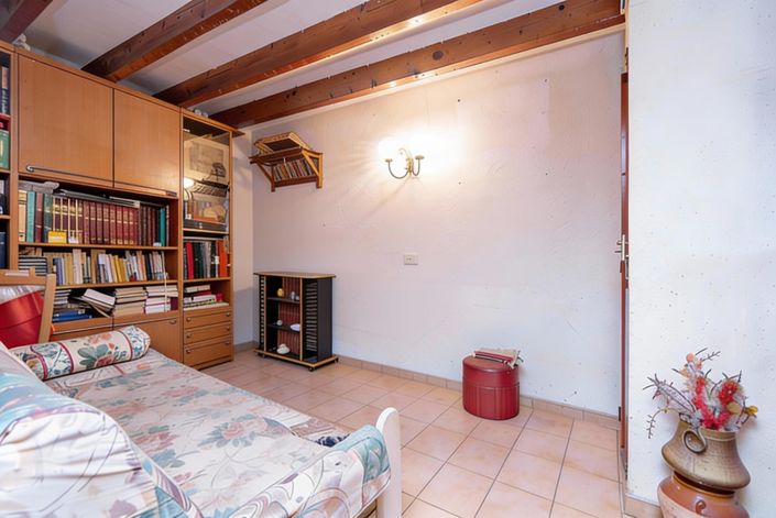 Image No.30-4 Bed House for sale