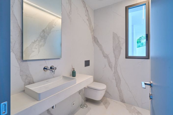 Image No.40-5 Bed Villa for sale