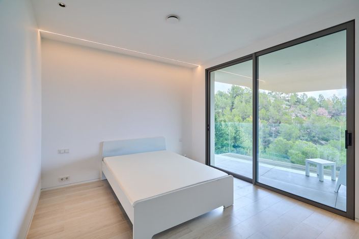 Image No.42-5 Bed Villa for sale