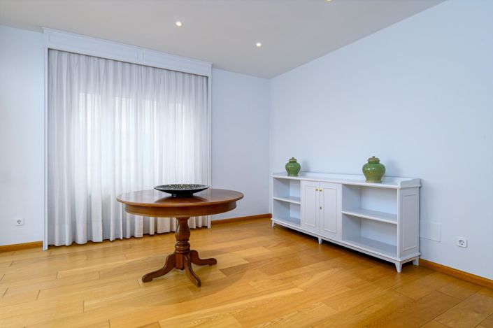 Image No.20-3 Bed Duplex for sale