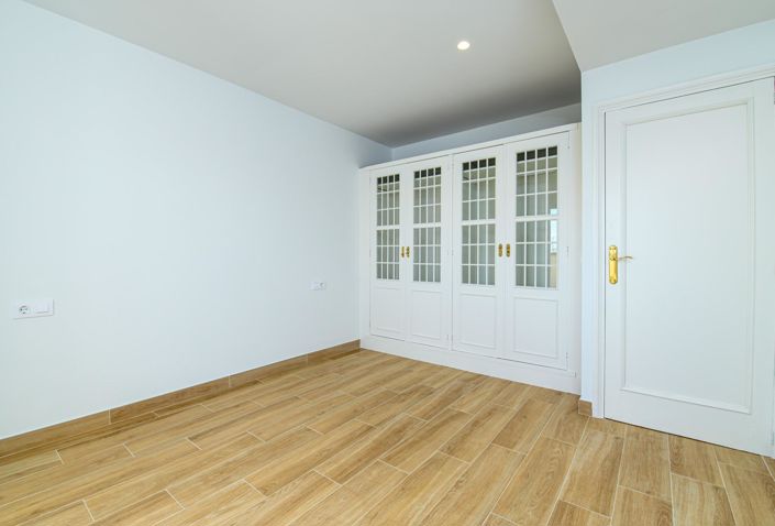 Image No.38-3 Bed Duplex for sale