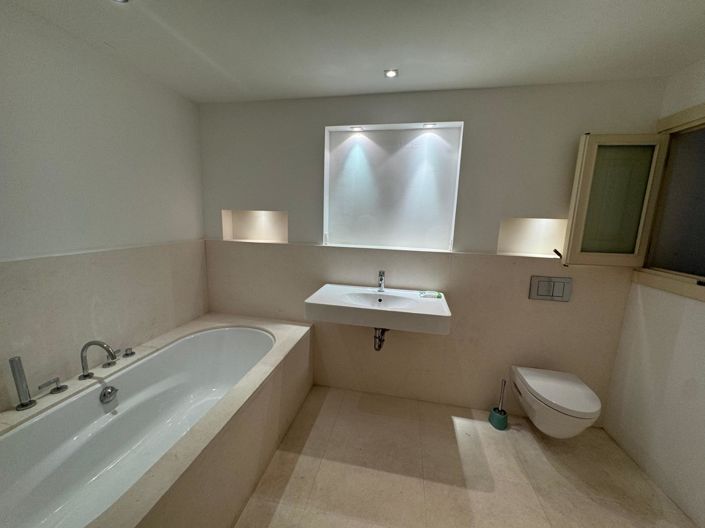 Image No.15-2 Bed Flat for sale