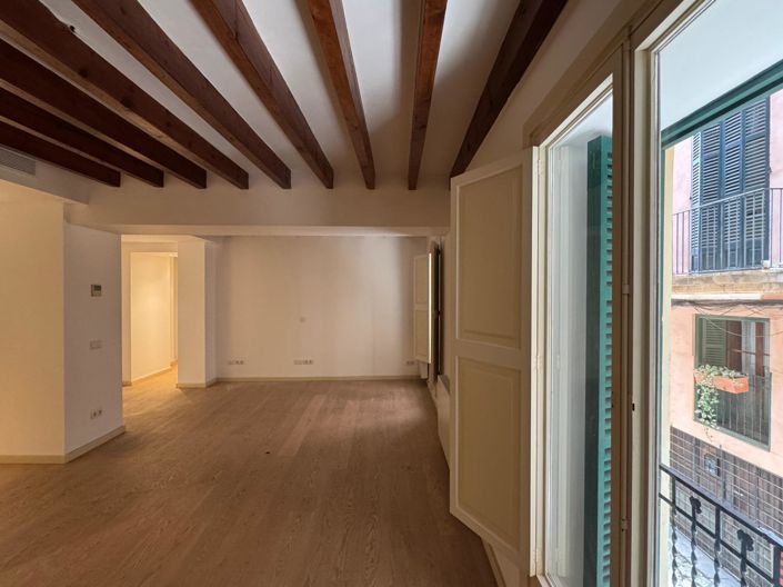 Image No.7-2 Bed Flat for sale