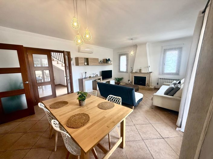 Image No.11-3 Bed Property for sale