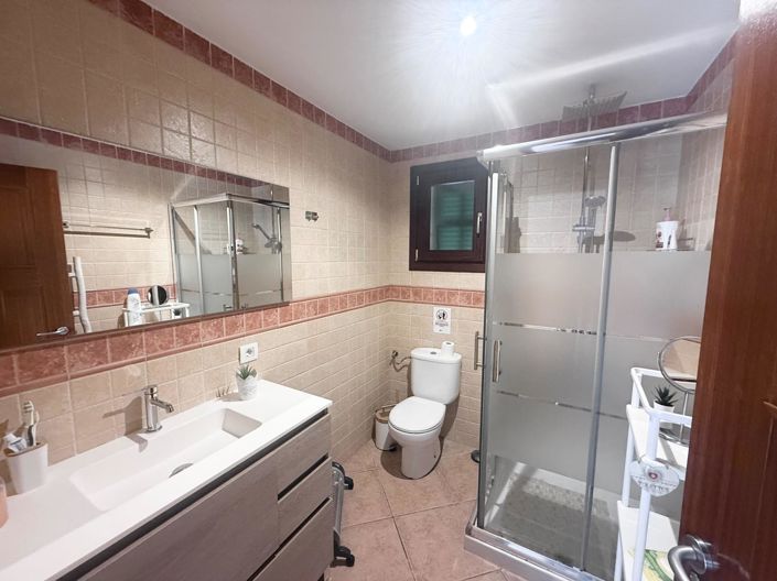 Image No.16-3 Bed Property for sale