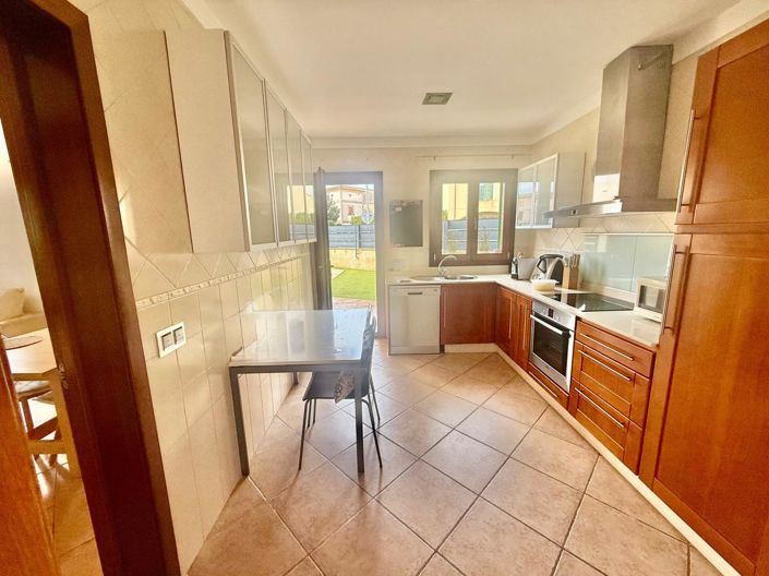 Image No.18-3 Bed Property for sale