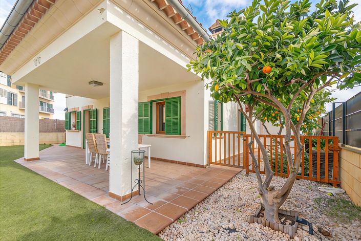 Image No.2-3 Bed Property for sale