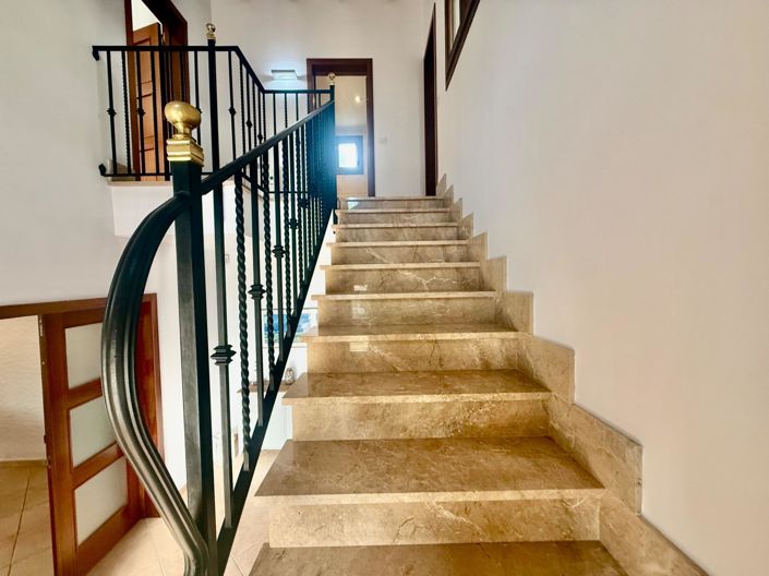 Image No.20-3 Bed Property for sale