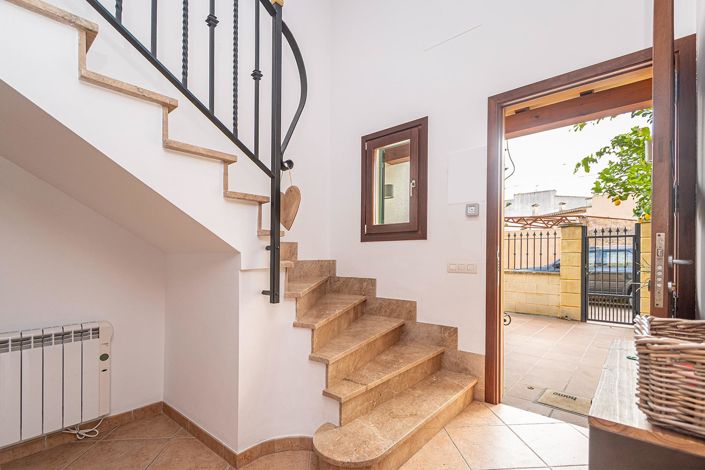 Image No.24-3 Bed Property for sale