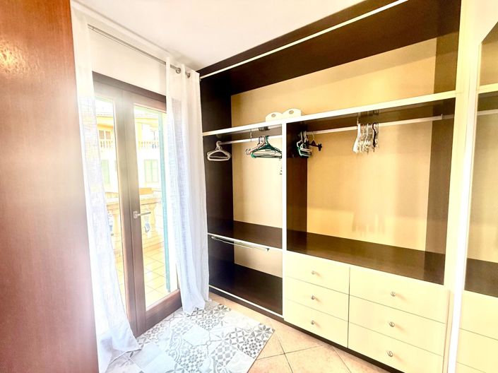 Image No.28-3 Bed Property for sale