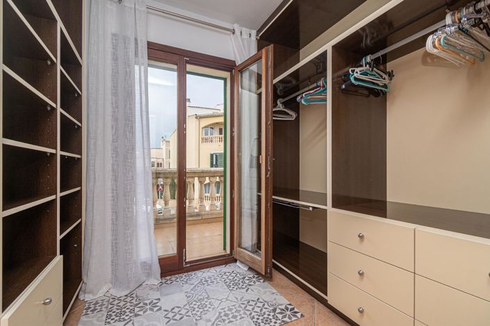 Image No.31-3 Bed Property for sale