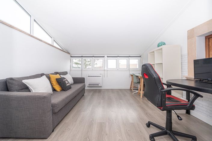 Image No.37-3 Bed Property for sale