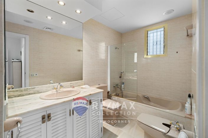 Image No.20-3 Bed Flat for sale