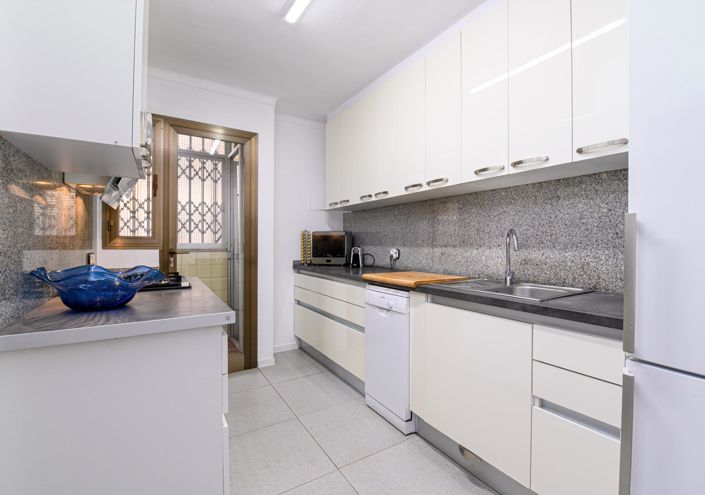 Image No.12-4 Bed Flat for sale