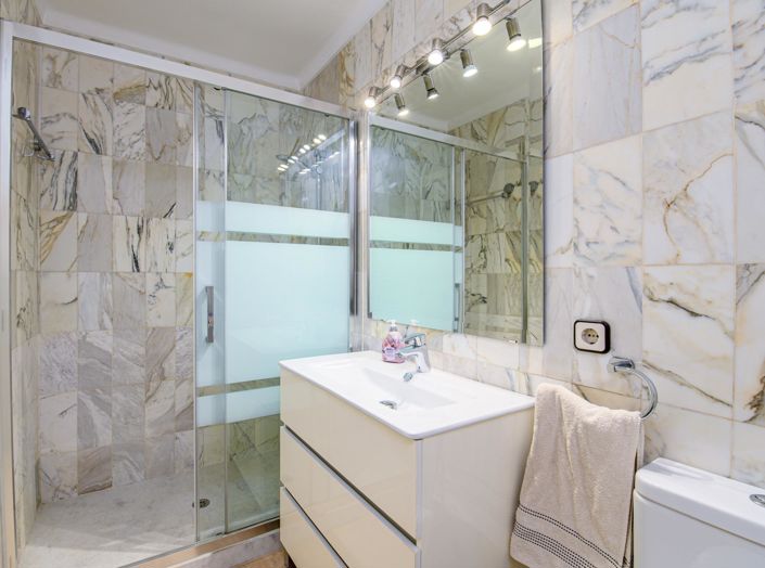 Image No.16-4 Bed Flat for sale