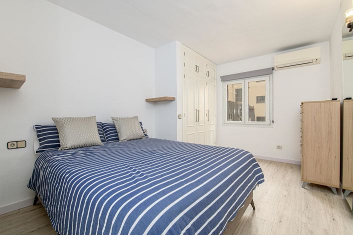 Image No.18-4 Bed Flat for sale