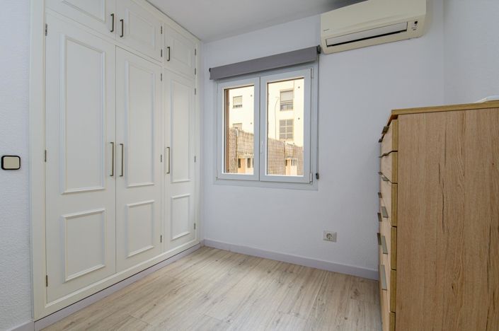 Image No.19-4 Bed Flat for sale