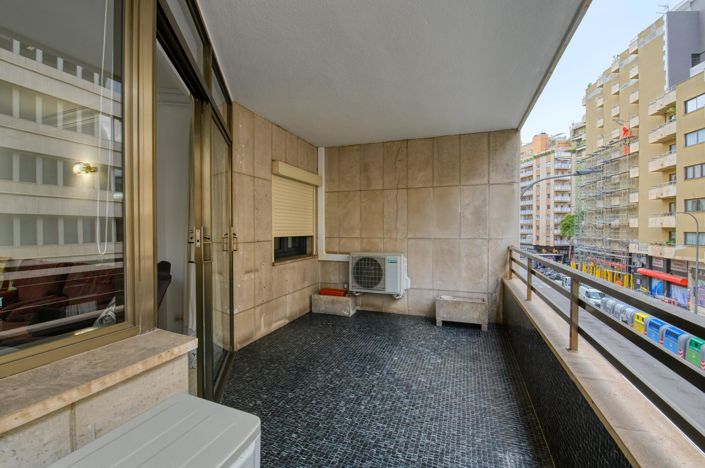 Image No.23-4 Bed Flat for sale