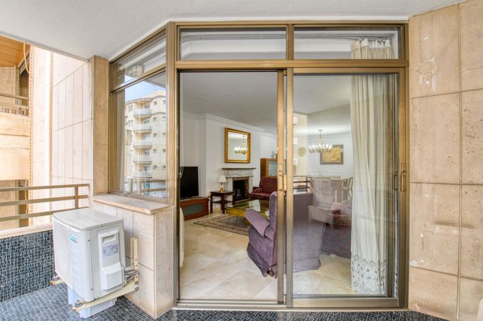 Image No.4-4 Bed Flat for sale