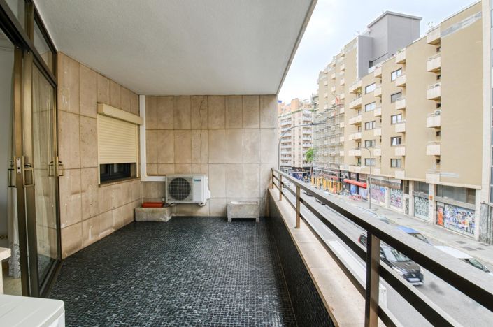 Image No.8-4 Bed Flat for sale