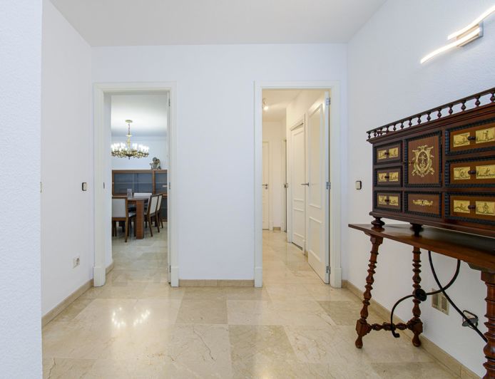 Image No.9-4 Bed Flat for sale