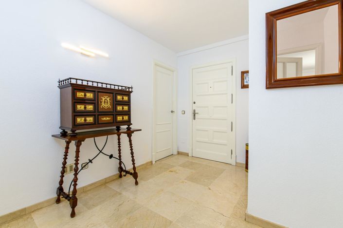 Image No.10-4 Bed Flat for sale