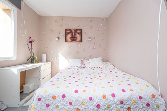 Image No.10-2 Bed Flat for sale