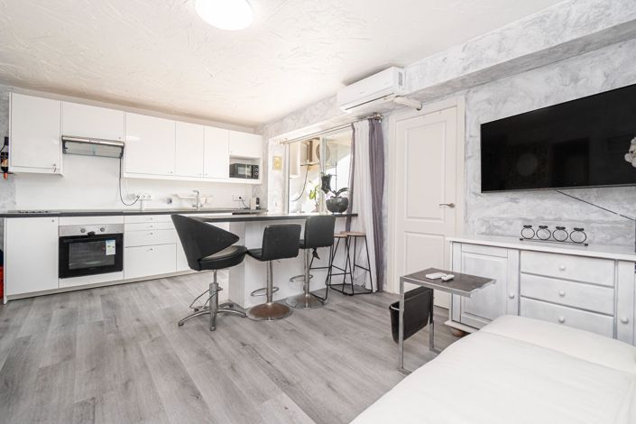 Image No.6-2 Bed Flat for sale