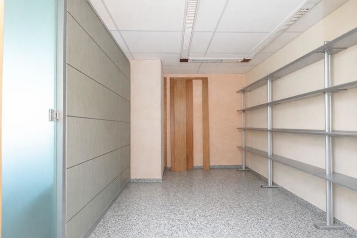 Image No.10-5 Bed Property for sale