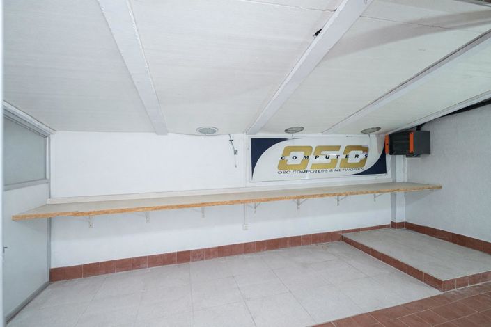 Image No.24-5 Bed Property for sale